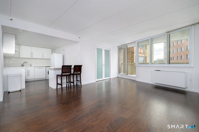 143 Hoyt Street APT 3K, Stamford, CT 06905