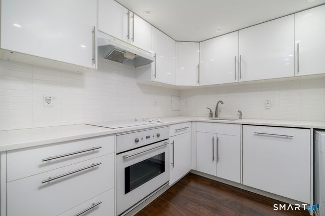 143 Hoyt Street APT 3K, Stamford, CT 06905