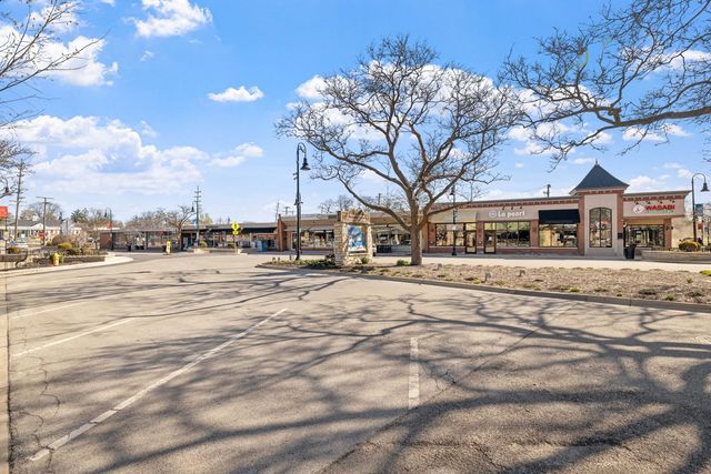 326 Park Avenue 43, Clarendon Hills, IL 60514