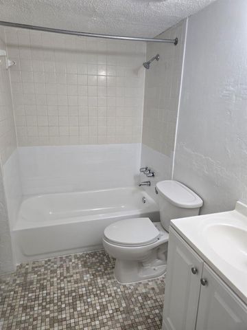 1216 KENNEDY ROAD 19, Daytona Beach, FL 32117