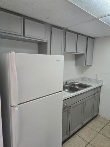 1216 KENNEDY ROAD 19, Daytona Beach, FL 32117