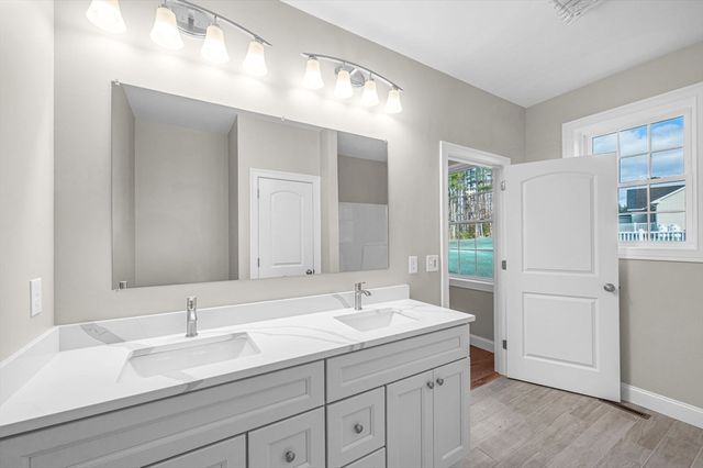 15 High Bluff, Belchertown, MA 01007