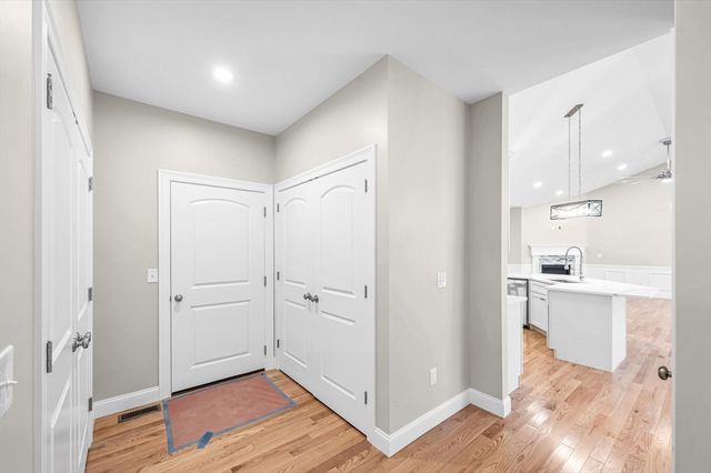 15 High Bluff, Belchertown, MA 01007