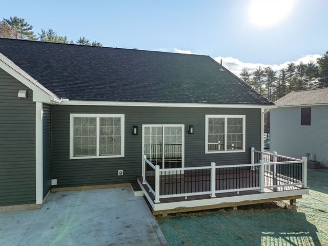 15 High Bluff, Belchertown, MA 01007