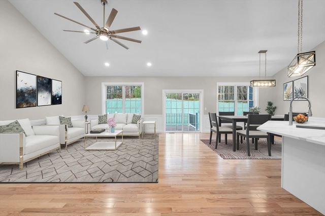 15 High Bluff, Belchertown, MA 01007