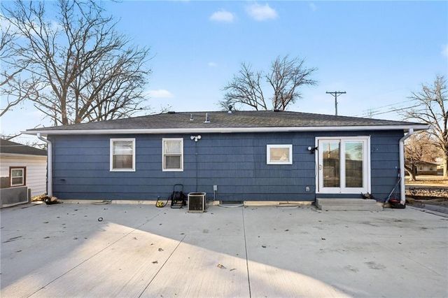 7301 Myrtle Avenue, Kansas City, MO 64132