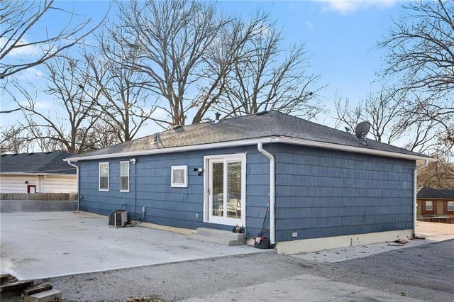 7301 Myrtle Avenue, Kansas City, MO 64132