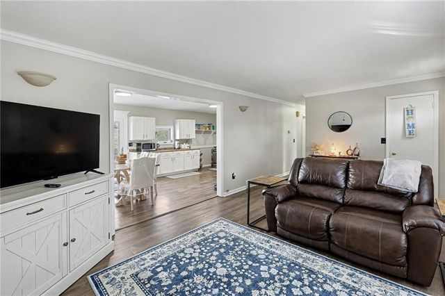 7301 Myrtle Avenue, Kansas City, MO 64132