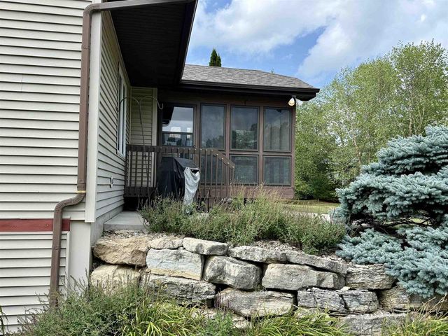 9110 Waterside Street, Middleton, WI 53562