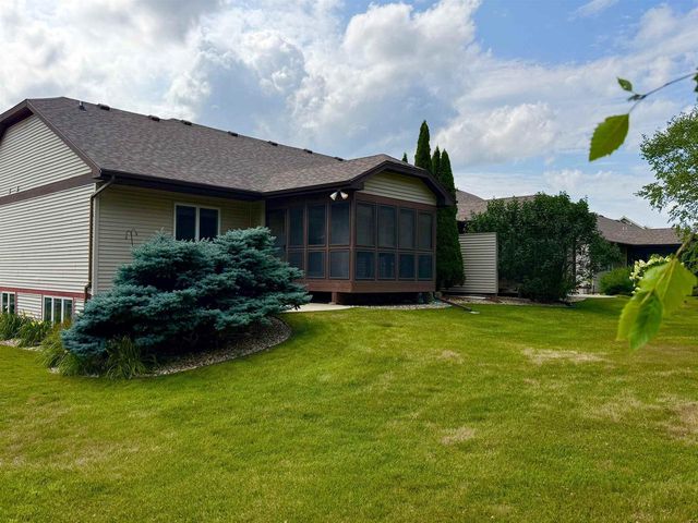 9110 Waterside Street, Middleton, WI 53562