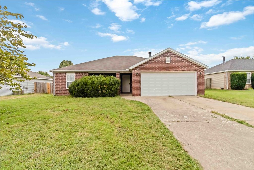 903 SW Sandrock Road, Bentonville, AR 72712