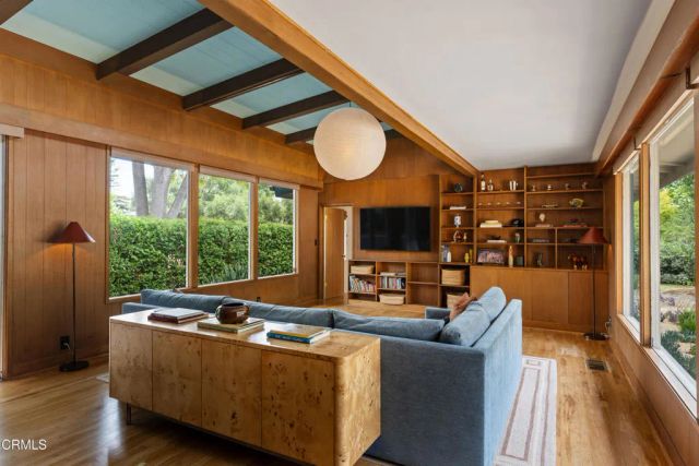 2046 Los Encinos Road, Ojai, CA 93023