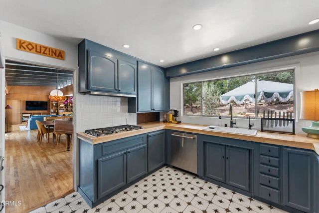 2046 Los Encinos Road, Ojai, CA 93023