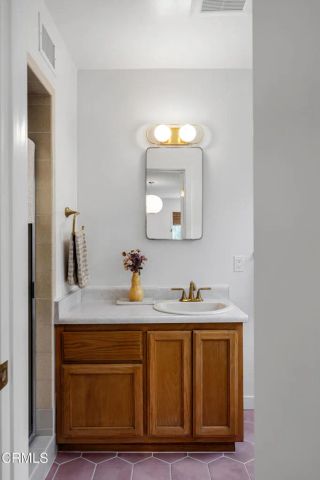 2046 Los Encinos Road, Ojai, CA 93023