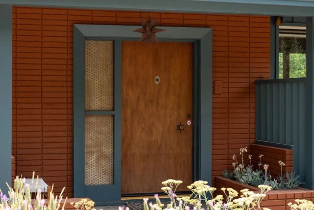 2046 Los Encinos Road, Ojai, CA 93023