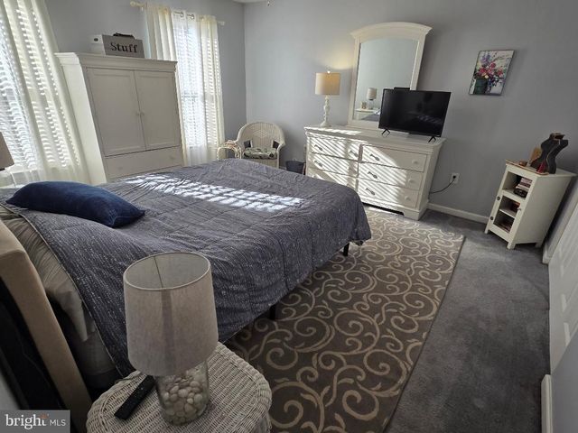 12 ARDMORE DR, Bordentown, NJ 08505