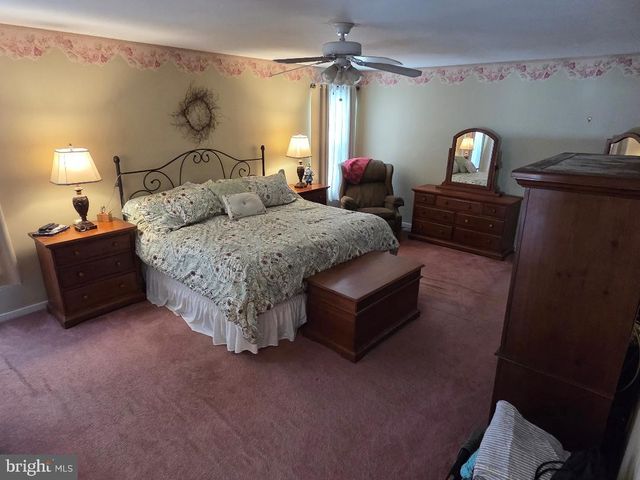 12 ARDMORE DR, Bordentown, NJ 08505