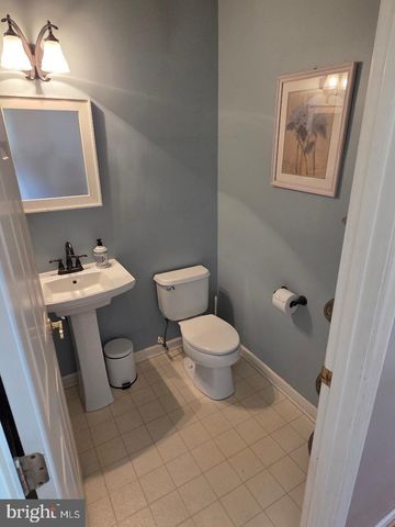 12 ARDMORE DR, Bordentown, NJ 08505