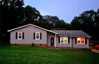 318 Country Glen Lane, Pelzer, SC 29669