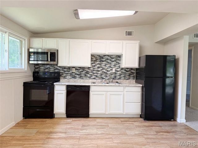 1015 Robinwood Drive, Florissant, MO 63033
