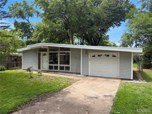 1015 Robinwood Drive, Florissant, MO 63033