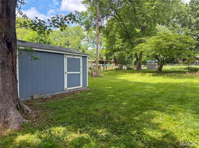1015 Robinwood Drive, Florissant, MO 63033