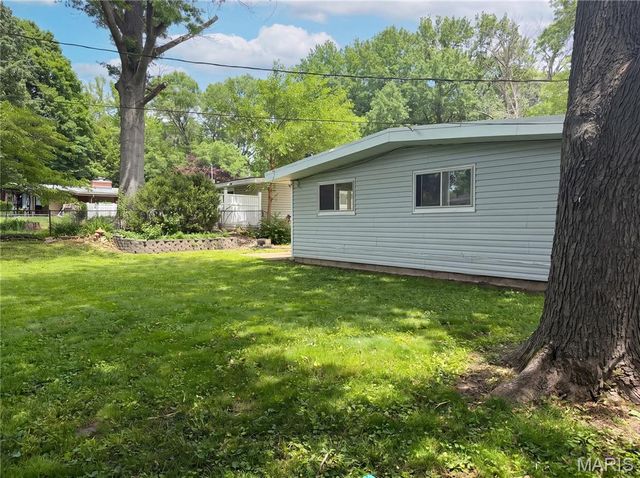 1015 Robinwood Drive, Florissant, MO 63033