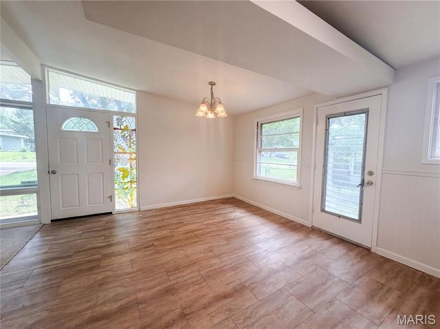 1015 Robinwood Drive, Florissant, MO 63033