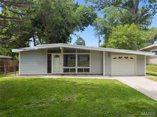 1015 Robinwood Drive, Florissant, MO 63033