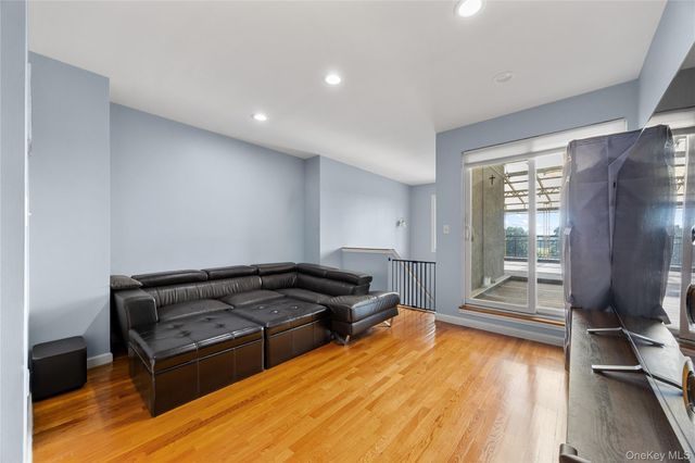 2881 Cropsey Avenue 3A, Brooklyn, NY 11214