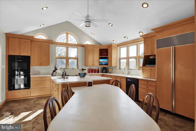 15 COURTLEIGH PL, Reading, PA 19606