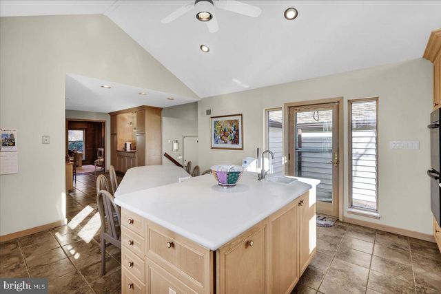 15 COURTLEIGH PL, Reading, PA 19606