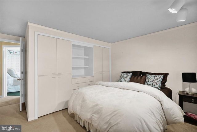 15 COURTLEIGH PL, Reading, PA 19606