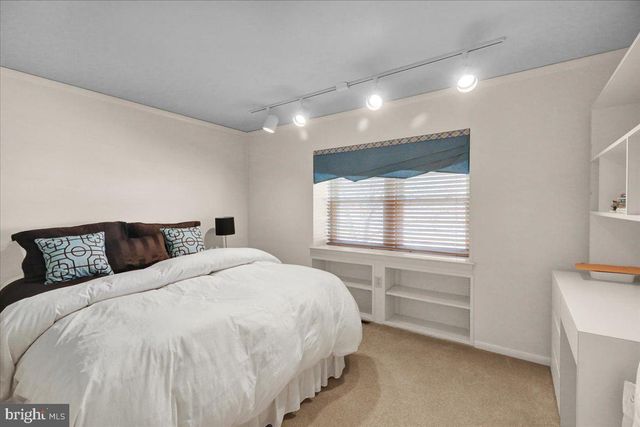 15 COURTLEIGH PL, Reading, PA 19606