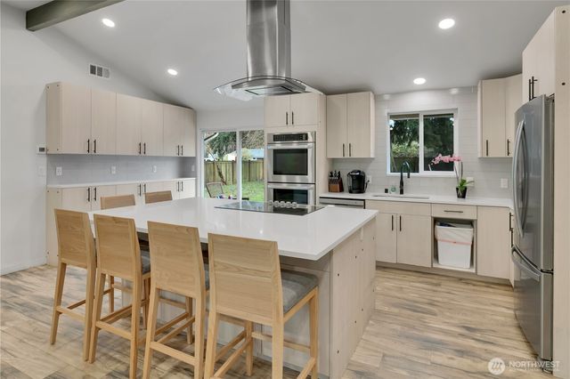 36310 28th Avenue S, Federal Way, WA 98003