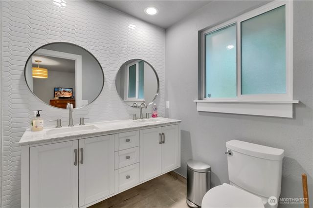 36310 28th Avenue S, Federal Way, WA 98003