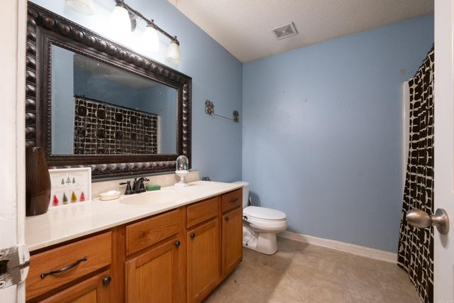 13203 Old River Dr, Scott, AR 72142