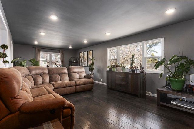 3309 Mueller Lane, St Joseph, MO 64506