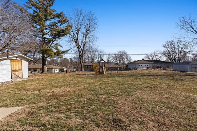 3309 Mueller Lane, St Joseph, MO 64506