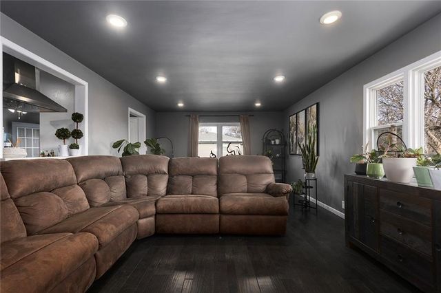 3309 Mueller Lane, St Joseph, MO 64506