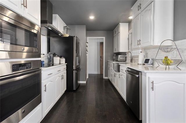 3309 Mueller Lane, St Joseph, MO 64506