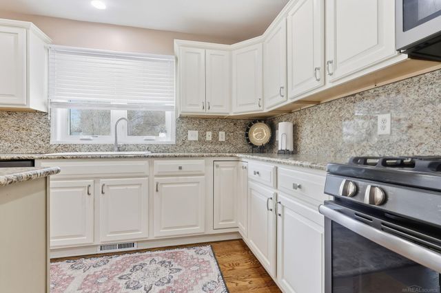 54853 Cabrillo Drive, Macomb Twp, MI 48042