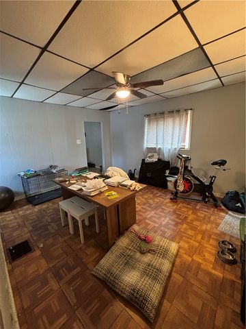 900 Hillsboro, Sheraden, PA 15204