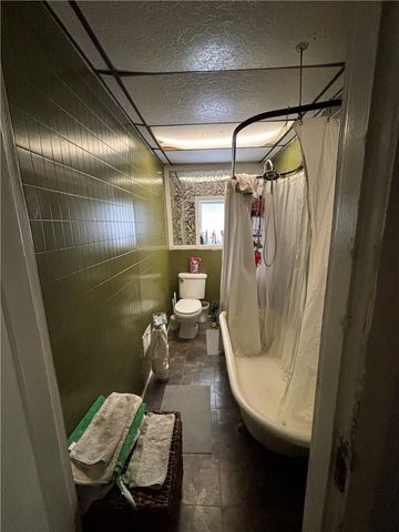 900 Hillsboro, Sheraden, PA 15204