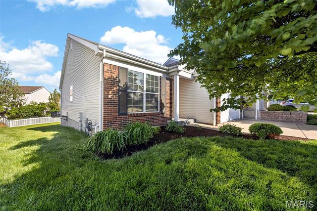 455 Prevot Avenue, St Charles, MO 63303