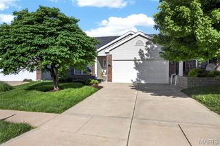 455 Prevot Avenue, St Charles, MO 63303