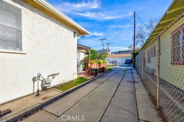 10 N Huntington, Alhambra, CA 91801