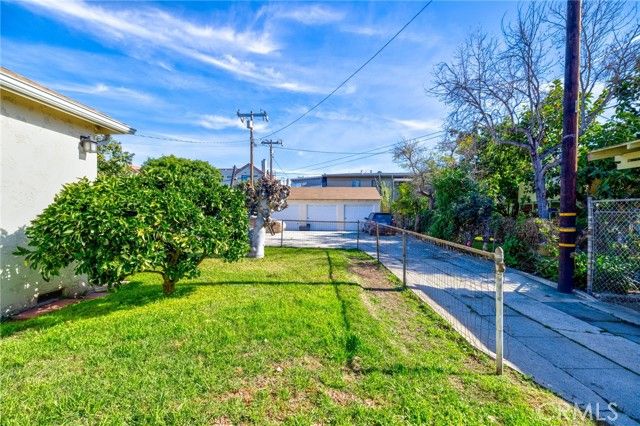 10 N Huntington, Alhambra, CA 91801