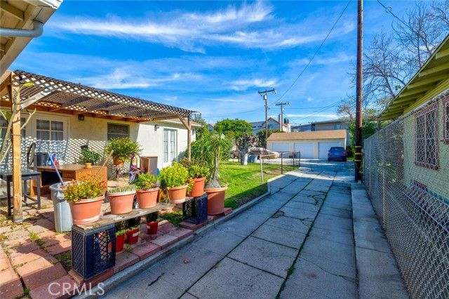 10 N Huntington, Alhambra, CA 91801
