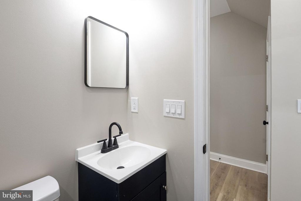 Image 10 of property listing at 3011 N 10TH ST, Philadelphia, PA 19133